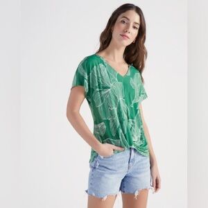 West K | XL | Hi-Lo Green Leaf Print Women's Casual Top